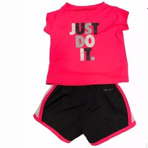 Nike Baby Girls 12 Months Dri-Fit Outfit Set Top